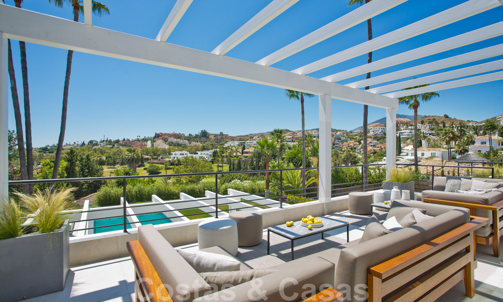 Gerenoveerde, riante luxevilla te koop in een Mediterrane stijl met een eigentijds design in Nueva Andalucia, Marbella 39593