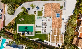 Gerenoveerde, riante luxevilla te koop in een Mediterrane stijl met een eigentijds design in Nueva Andalucia, Marbella 39597 