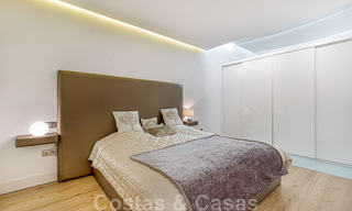 Eigentijds gerenoveerd, eerstelijns strand appartement te koop in Gray D’Albion in Puerto Banus, Marbella 39762 