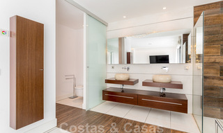 Eigentijds gerenoveerd, eerstelijns strand appartement te koop in Gray D’Albion in Puerto Banus, Marbella 39765 