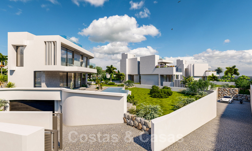 Luxueuze, nieuwbouw villa’s te koop aan de strandzijde met zeezicht in Marbella Oost 39812
