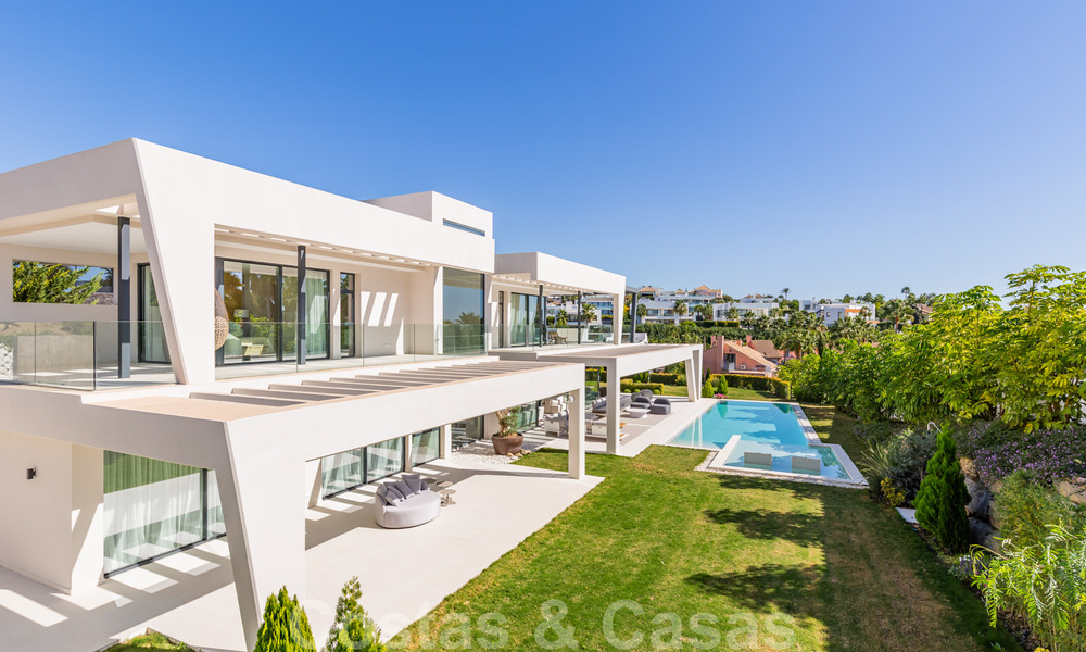 Instapklare, meesterlijke, moderne, hedendaagse villa te koop in Nueva Andalucia, Marbella 39874