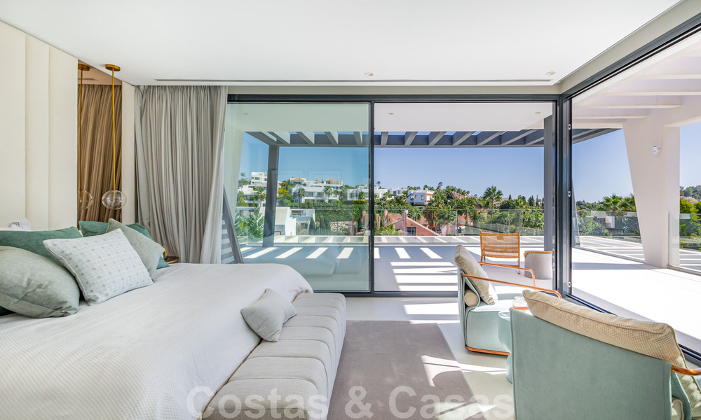 Instapklare, meesterlijke, moderne, hedendaagse villa te koop in Nueva Andalucia, Marbella 39880