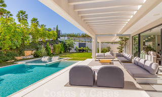 Instapklare, meesterlijke, moderne, hedendaagse villa te koop in Nueva Andalucia, Marbella 39892 