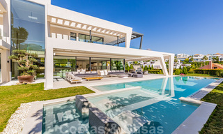 Instapklare, meesterlijke, moderne, hedendaagse villa te koop in Nueva Andalucia, Marbella 39895 