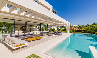 Instapklare, meesterlijke, moderne, hedendaagse villa te koop in Nueva Andalucia, Marbella 39896 