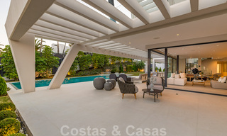 Instapklare, meesterlijke, moderne, hedendaagse villa te koop in Nueva Andalucia, Marbella 39906 