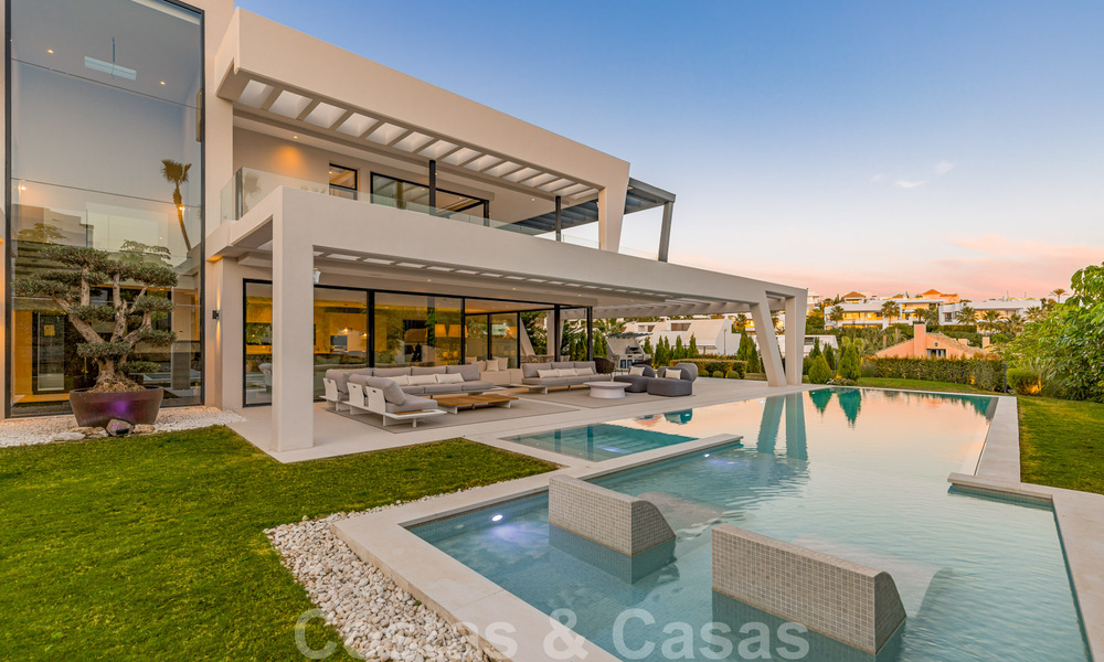 Instapklare, meesterlijke, moderne, hedendaagse villa te koop in Nueva Andalucia, Marbella 39907