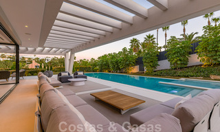 Instapklare, meesterlijke, moderne, hedendaagse villa te koop in Nueva Andalucia, Marbella 39909 