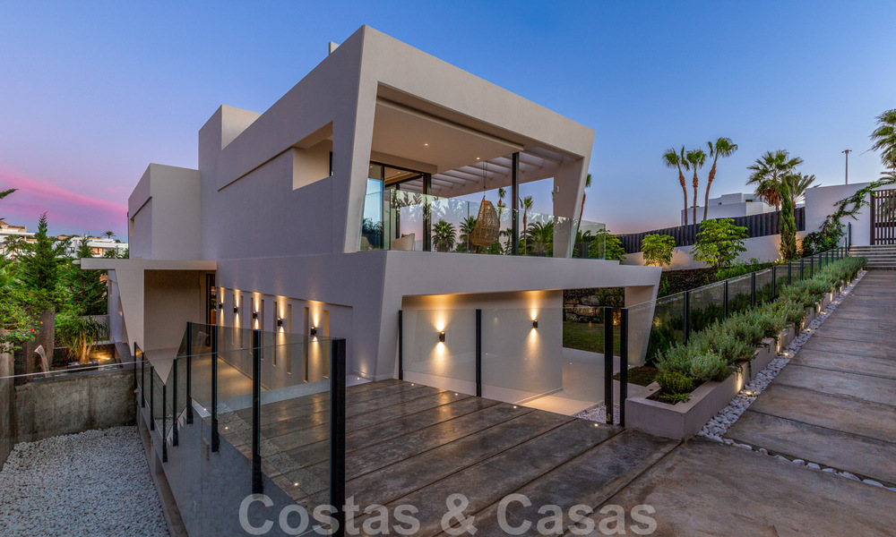 Instapklare, meesterlijke, moderne, hedendaagse villa te koop in Nueva Andalucia, Marbella 39914