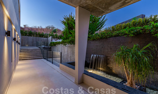 Instapklare, meesterlijke, moderne, hedendaagse villa te koop in Nueva Andalucia, Marbella 39916 
