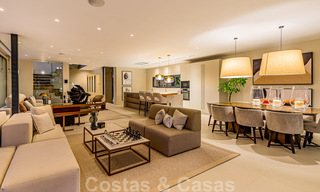 Instapklare, meesterlijke, moderne, hedendaagse villa te koop in Nueva Andalucia, Marbella 39917 