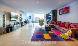 Riante, architecturale villa te koop met spectaculair open zeezicht in een gated community in Benahavis - Marbella 39935 