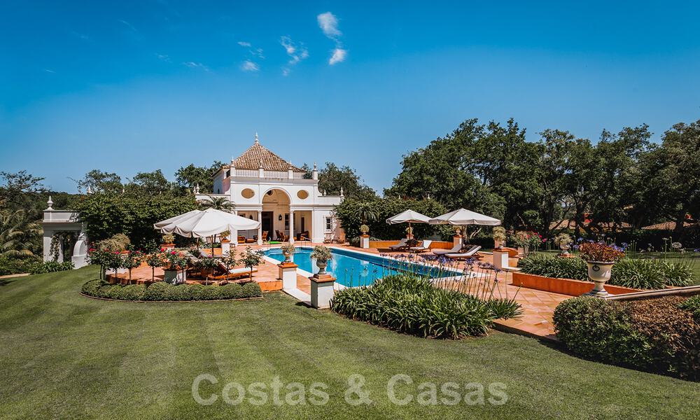 Adembenemend, stijlvol, andalusisch landgoed te koop op eerstelijns golf in Altos de Valderrama, Sotogrande 39980