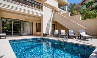 Sensationeel, luxueus, duplex appartement te koop, met privézwembad, in een vijfsterren eerstelijnstrand complex, Puerto Banus, Marbella 40079 