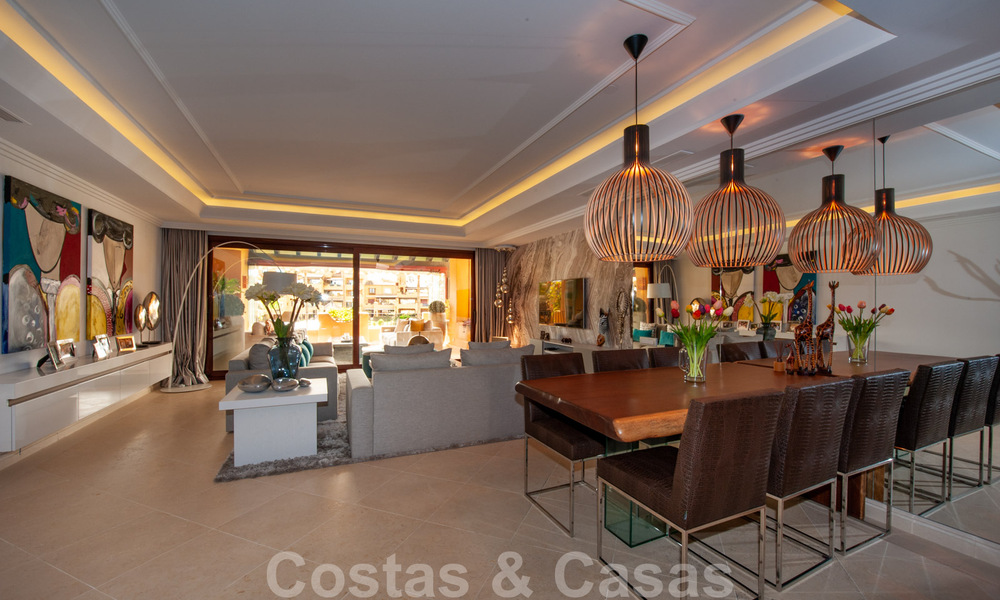 Ruim, luxe appartement te koop met zeezicht, in een eerstelijnstrand complex op de New Golden Mile tussen Marbella en Estepona 40004