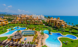Los Granados del Mar: Exclusieve eerstelijns strand appartementen en penthouses te koop op de New Golden Mile tussen Marbella en Estepona 40033 