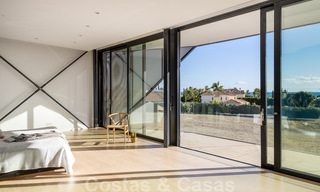 Unieke, avant-garde, 360° intelligent draaiende villa te koop op de New Golden Mile, tussen Marbella en Estepona 40211 