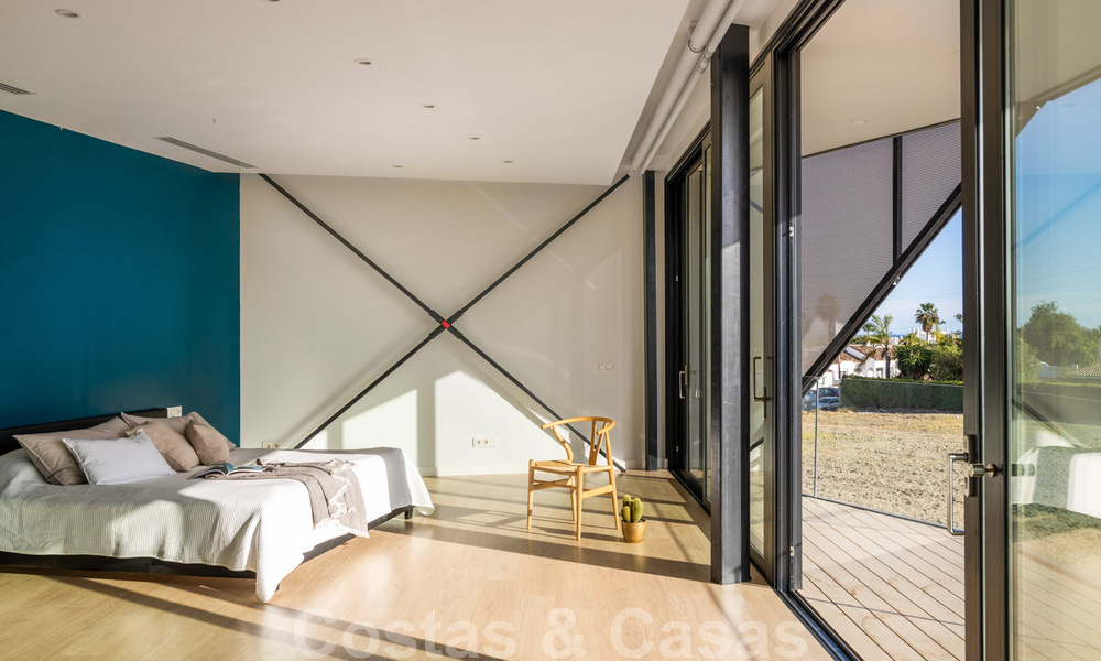 Unieke, avant-garde, 360° intelligent draaiende villa te koop op de New Golden Mile, tussen Marbella en Estepona 40213