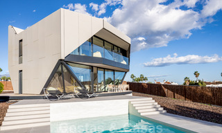 Unieke, avant-garde, 360° intelligent draaiende villa te koop op de New Golden Mile, tussen Marbella en Estepona 40226 
