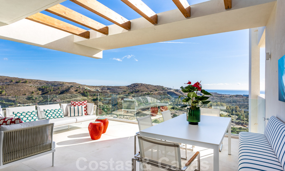 Instapklare, moderne - Andalusische, luxueuze nieuwbouw appartementen te koop met zeezicht in een gated resort in Benahavis - Marbella 40267