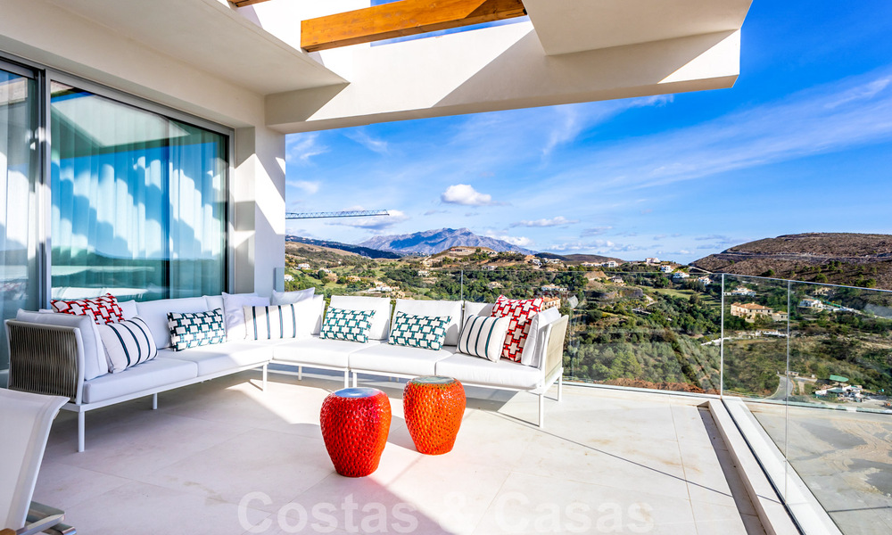 Instapklare, moderne - Andalusische, luxueuze nieuwbouw appartementen te koop met zeezicht in een gated resort in Benahavis - Marbella 40268