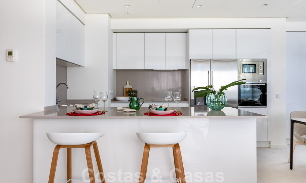 Instapklare, moderne - Andalusische, luxueuze nieuwbouw appartementen te koop met zeezicht in een gated resort in Benahavis - Marbella 40274