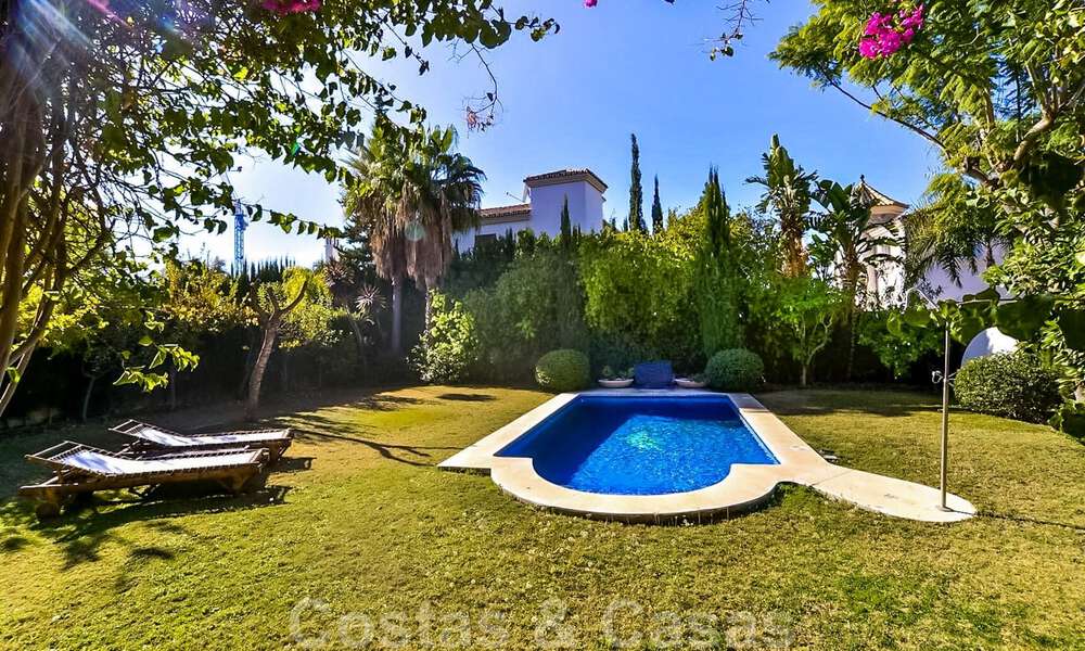 Traditionele, mediterrane luxevilla te koop in de golfvallei van Nueva Andalucia - Marbella 40286