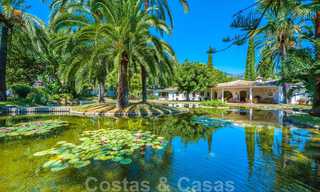 Architecturale bungalow - villa te koop met prachtige vijver op de Golden Mile, Marbella 40336 
