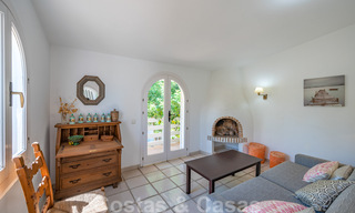 Architecturale bungalow - villa te koop met prachtige vijver op de Golden Mile, Marbella 40343 