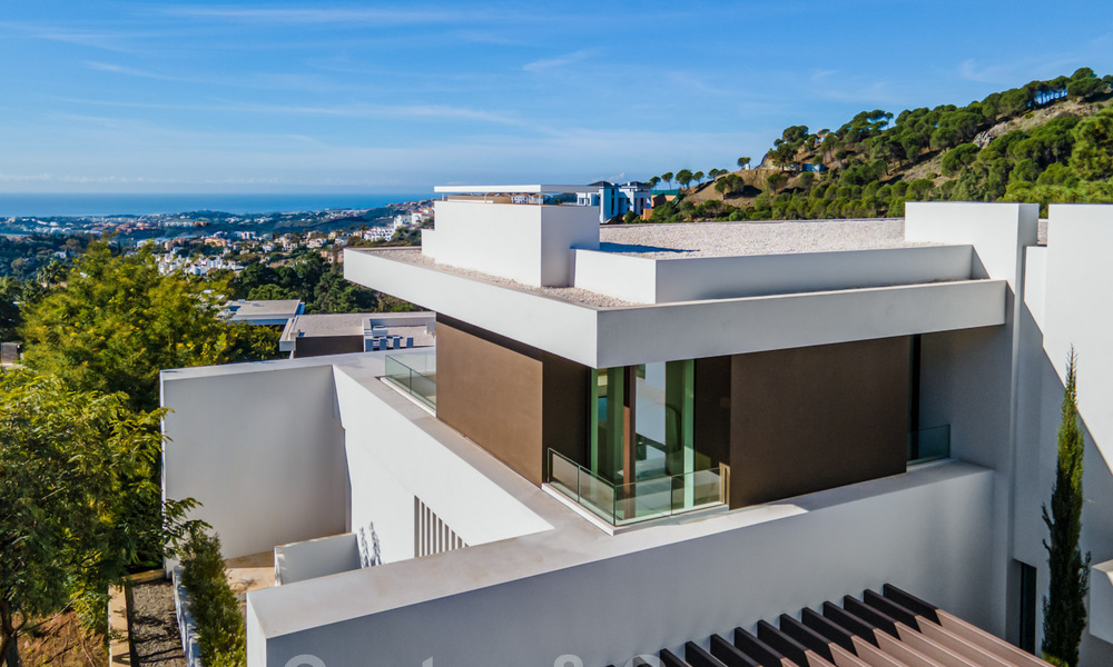 Hypermoderne, architecturale luxevilla te koop in exclusieve urbanisatie in Marbella - Benahavis 40378