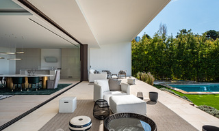 Hypermoderne, architecturale luxevilla te koop in exclusieve urbanisatie in Marbella - Benahavis 40389 