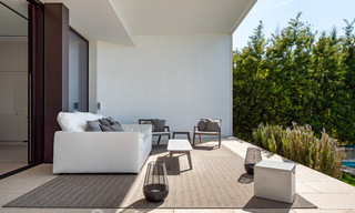 Hypermoderne, architecturale luxevilla te koop in exclusieve urbanisatie in Marbella - Benahavis 40391 
