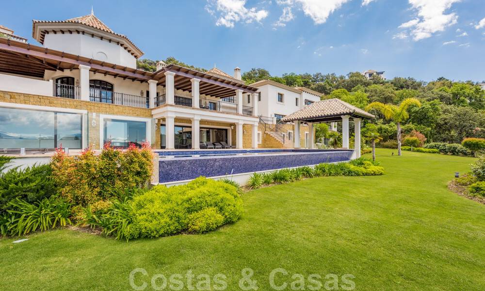 Eigentijdse, Spaanse villa te koop in het zeer exclusieve La Zagaleta Resort in Marbella - Benahavis 40423