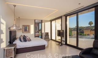 Speciale, architecturale villa te koop in een gated community in Nueva Andalucia, Marbella 40460 