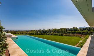 Royale, moderne villa te koop met spectaculair open zeezicht in een gated community in Benahavis - Marbella 40667 
