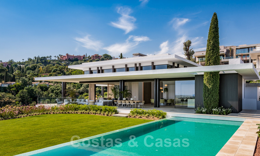 Royale, moderne villa te koop met spectaculair open zeezicht in een gated community in Benahavis - Marbella 40670