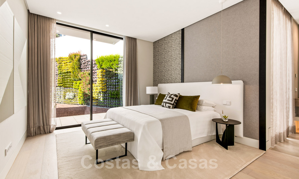 Royale, moderne villa te koop met spectaculair open zeezicht in een gated community in Benahavis - Marbella 40700