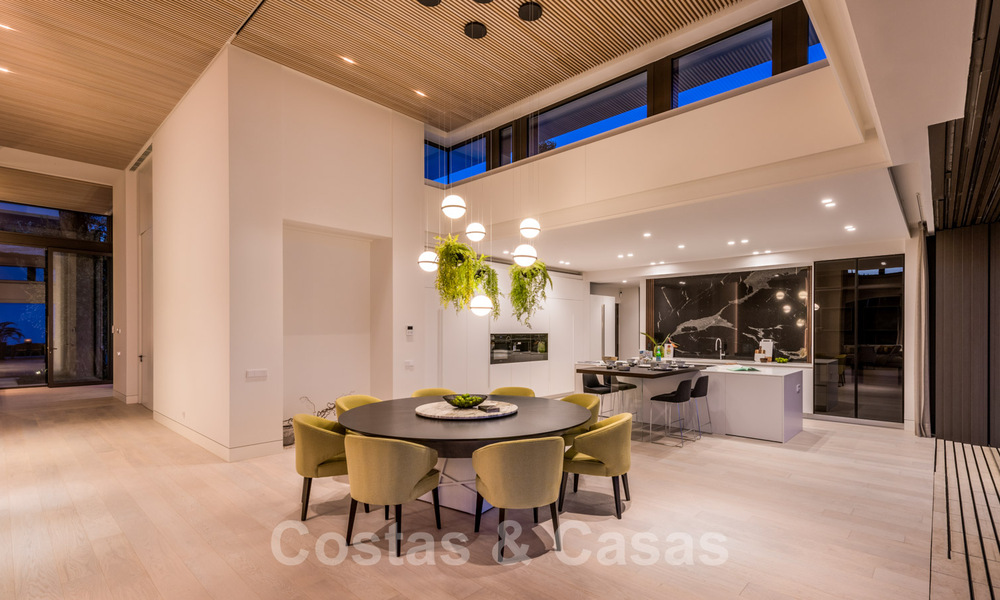 Royale, moderne villa te koop met spectaculair open zeezicht in een gated community in Benahavis - Marbella 40768