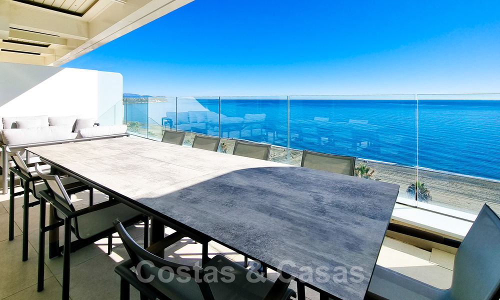 Recent gerenoveerde, luxueuze penthouses te koop, op eerstelijnsstrand met een adembenemend zeezicht, in het centrum van Estepona 40624