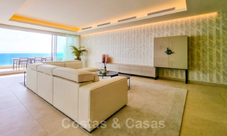 Recent gerenoveerde, luxueuze penthouses te koop, op eerstelijnsstrand met een adembenemend zeezicht, in het centrum van Estepona 40645 