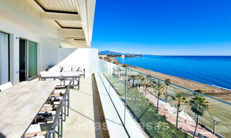 Recent gerenoveerde, luxueuze penthouses te koop, op eerstelijnsstrand met een adembenemend zeezicht, in het centrum van Estepona 40651
