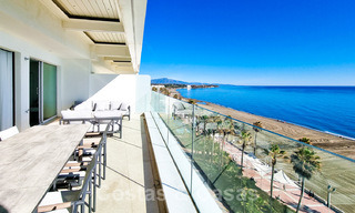 Recent gerenoveerde, luxueuze penthouses te koop, op eerstelijnsstrand met een adembenemend zeezicht, in het centrum van Estepona 40651 