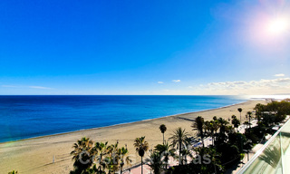 Recent gerenoveerde, luxueuze penthouses te koop, op eerstelijnsstrand met een adembenemend zeezicht, in het centrum van Estepona 40656 