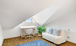 Volledig gerenoveerd penthouse te koop, met panoramisch zeezicht in een eerstelijnstrand complex in West Estepona 41079 