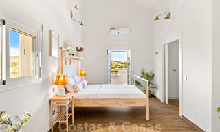 Volledig gerenoveerd penthouse te koop, met panoramisch zeezicht in een eerstelijnstrand complex in West Estepona 41084 