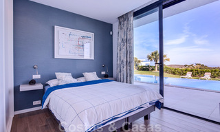 Instapklare, moderne luxevilla te koop met panoramisch berg- en zeezicht in een gated resort in Marbella - Benahavis 41045 
