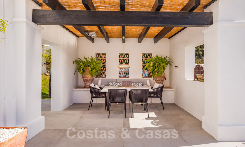 Magnifieke, traditionele, Andalusische luxevilla te koop met panoramisch zeezicht in Benahavis - Marbella 40806