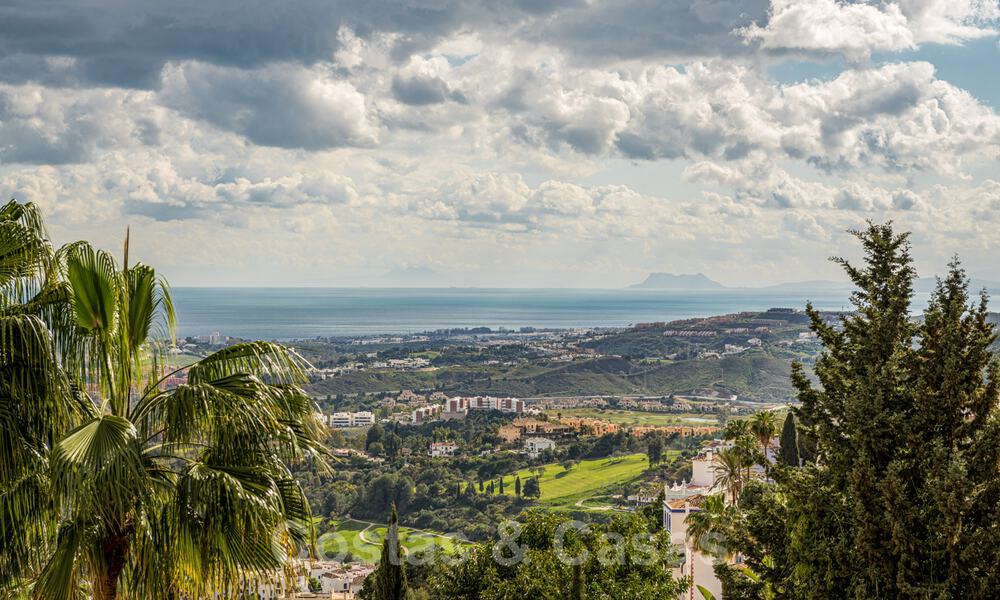 Magnifieke, traditionele, Andalusische luxevilla te koop met panoramisch zeezicht in Benahavis - Marbella 40807