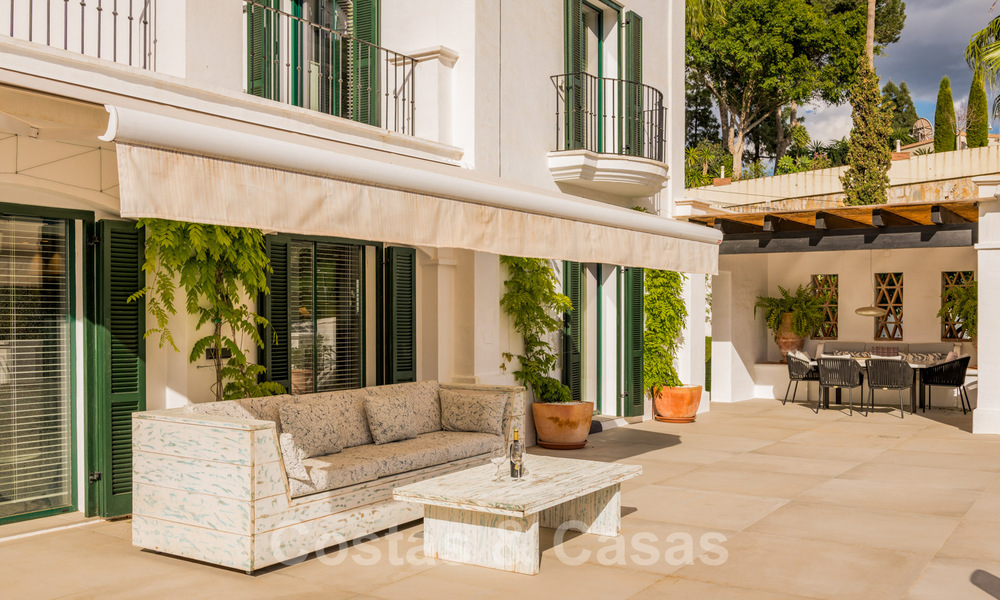 Magnifieke, traditionele, Andalusische luxevilla te koop met panoramisch zeezicht in Benahavis - Marbella 40823